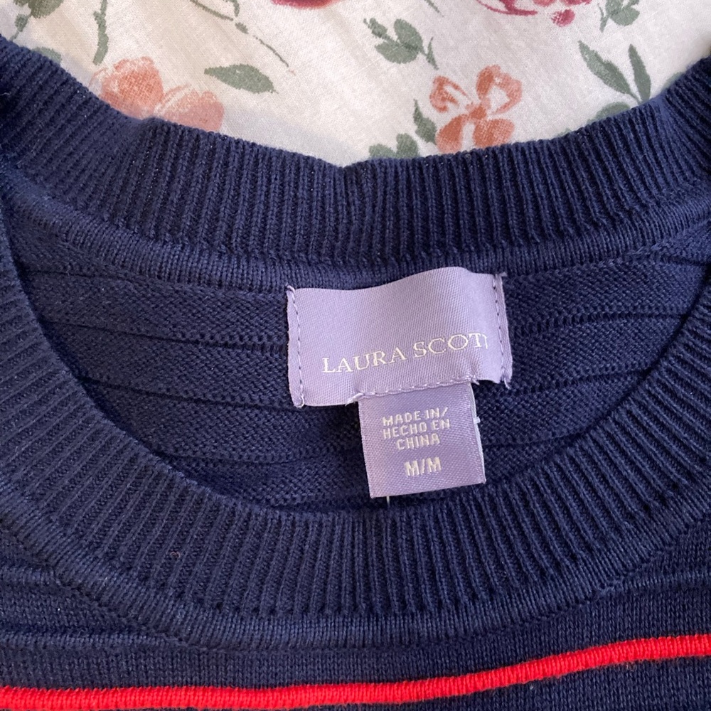 Light Sweater🌹 - Picture 3 of 5